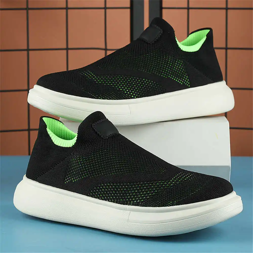 Calze con plateau scarpe marro - Tech Office Names recensione e prezzo