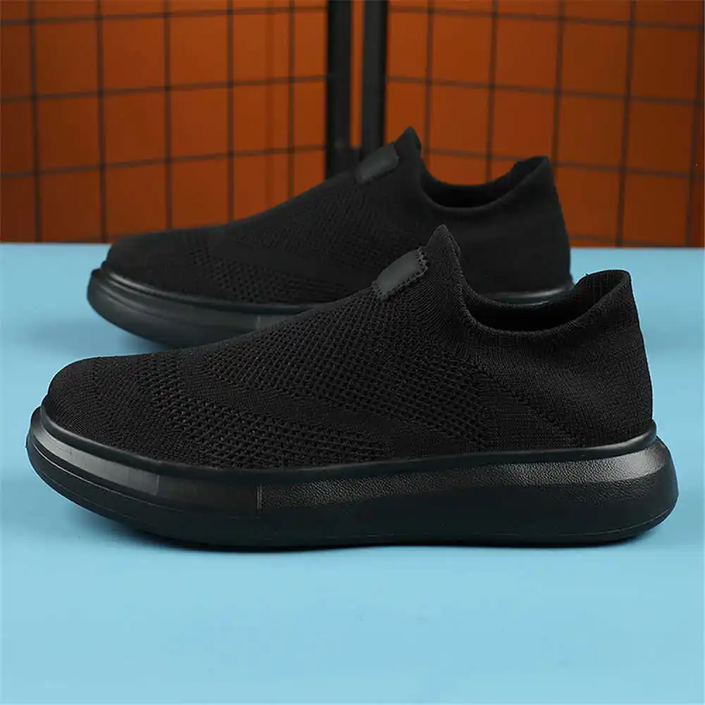 Calze con plateau scarpe marro - Tech Office Names recensione e prezzo
