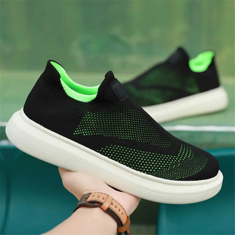Calze con plateau scarpe marro - Tech Office Names recensione e prezzo